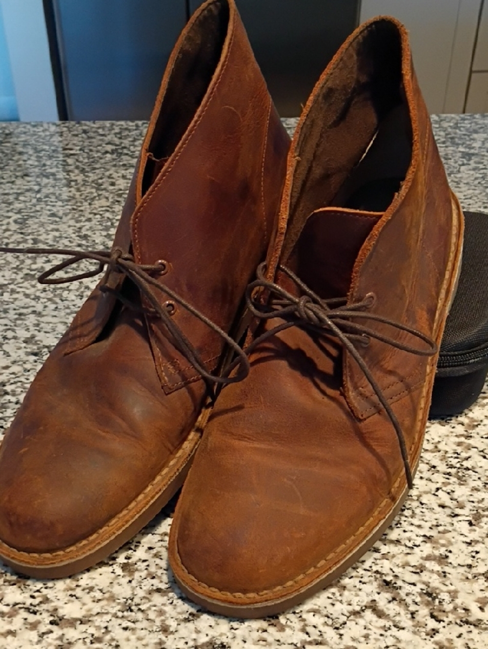 Clark Men's Brown Leather Chukka Boots -  Size 11 Classic Casual